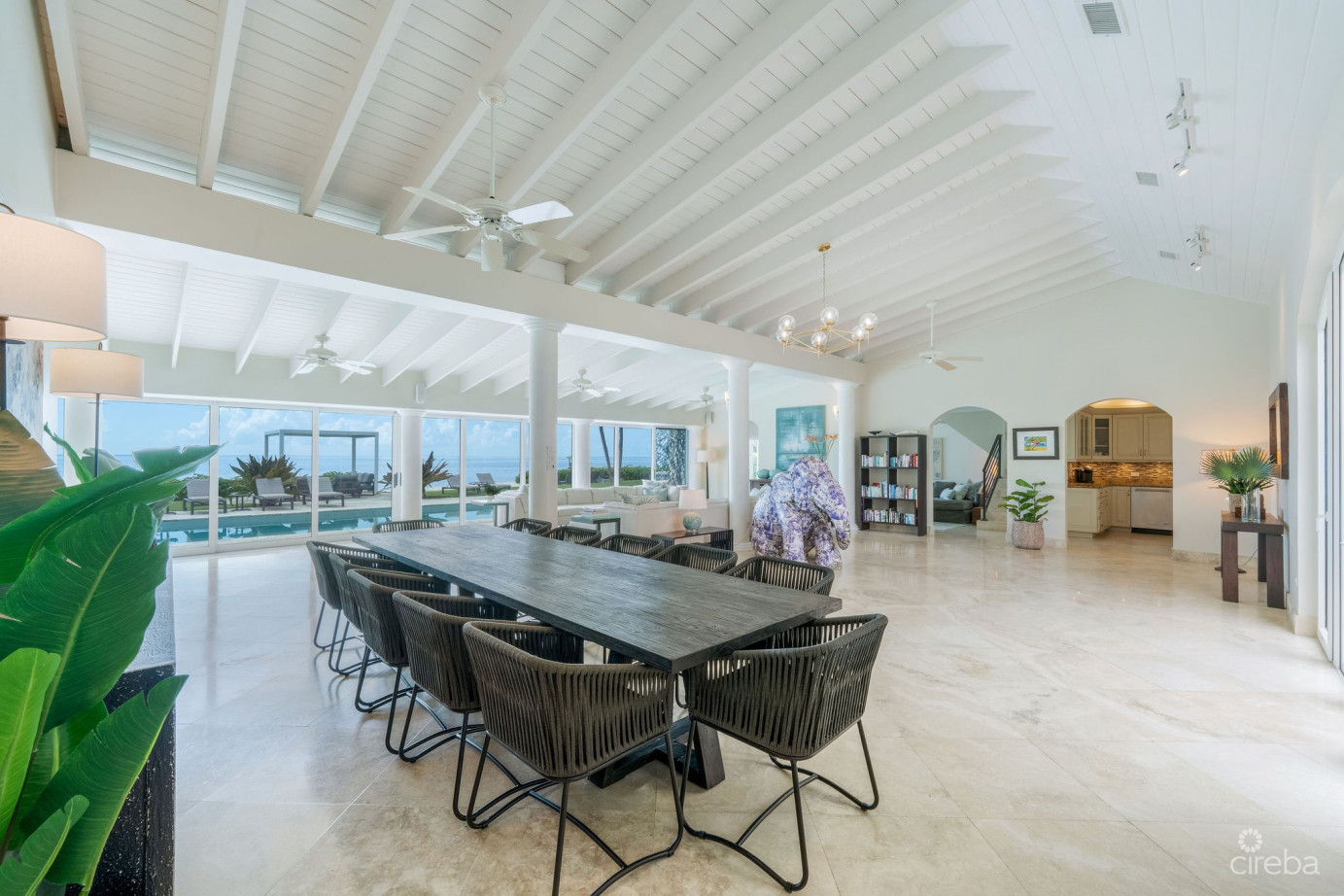 Villa Mora South Sound Beachfront