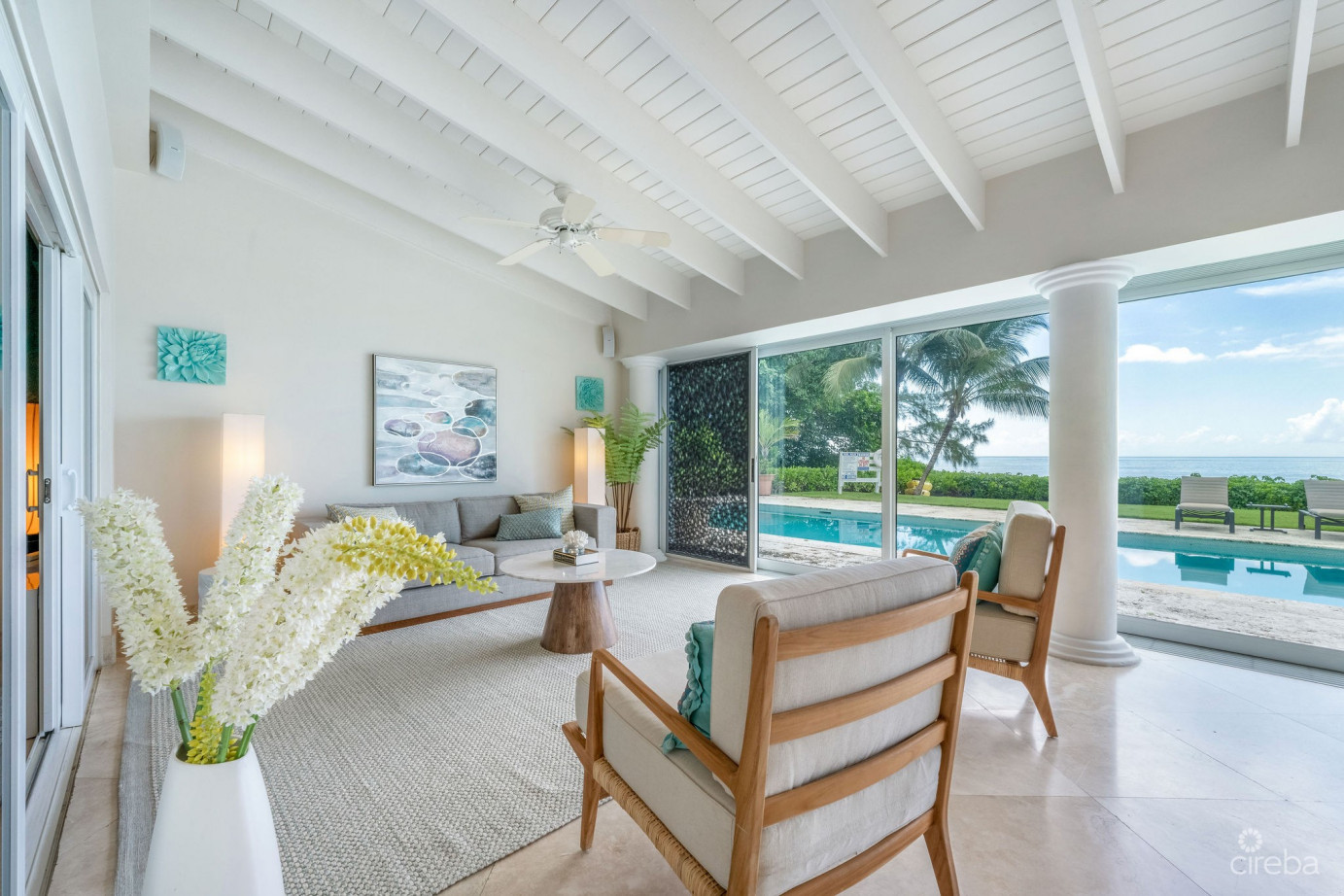 Villa Mora South Sound Beachfront