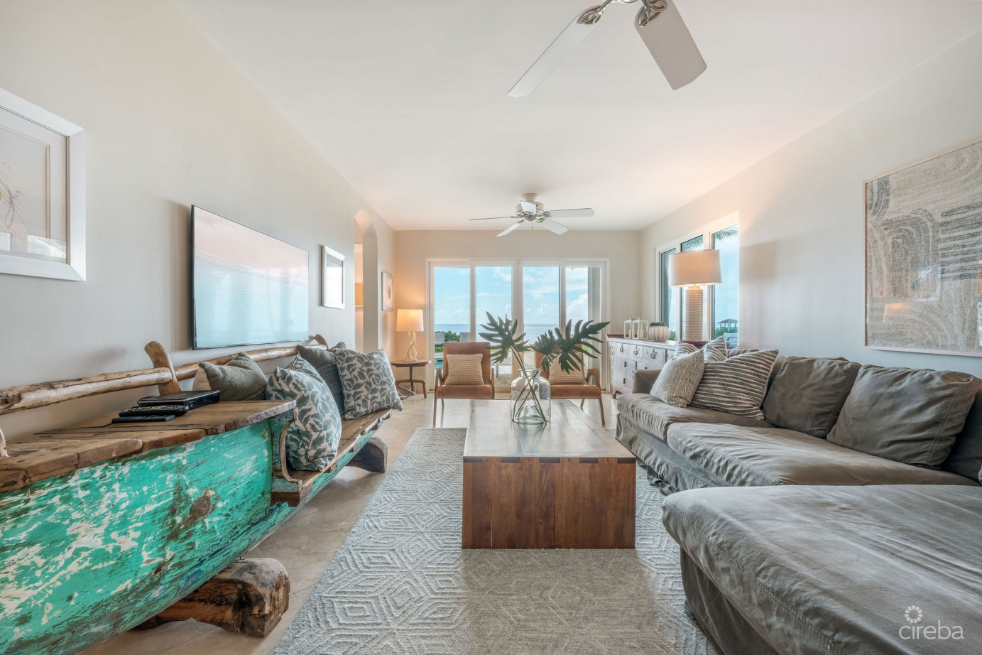 Villa Mora South Sound Beachfront