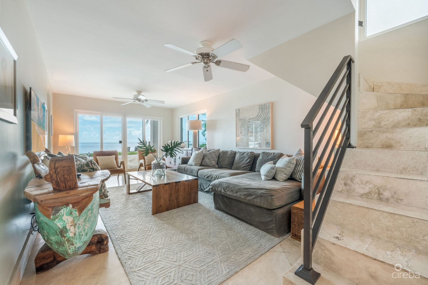 Villa Mora South Sound Beachfront