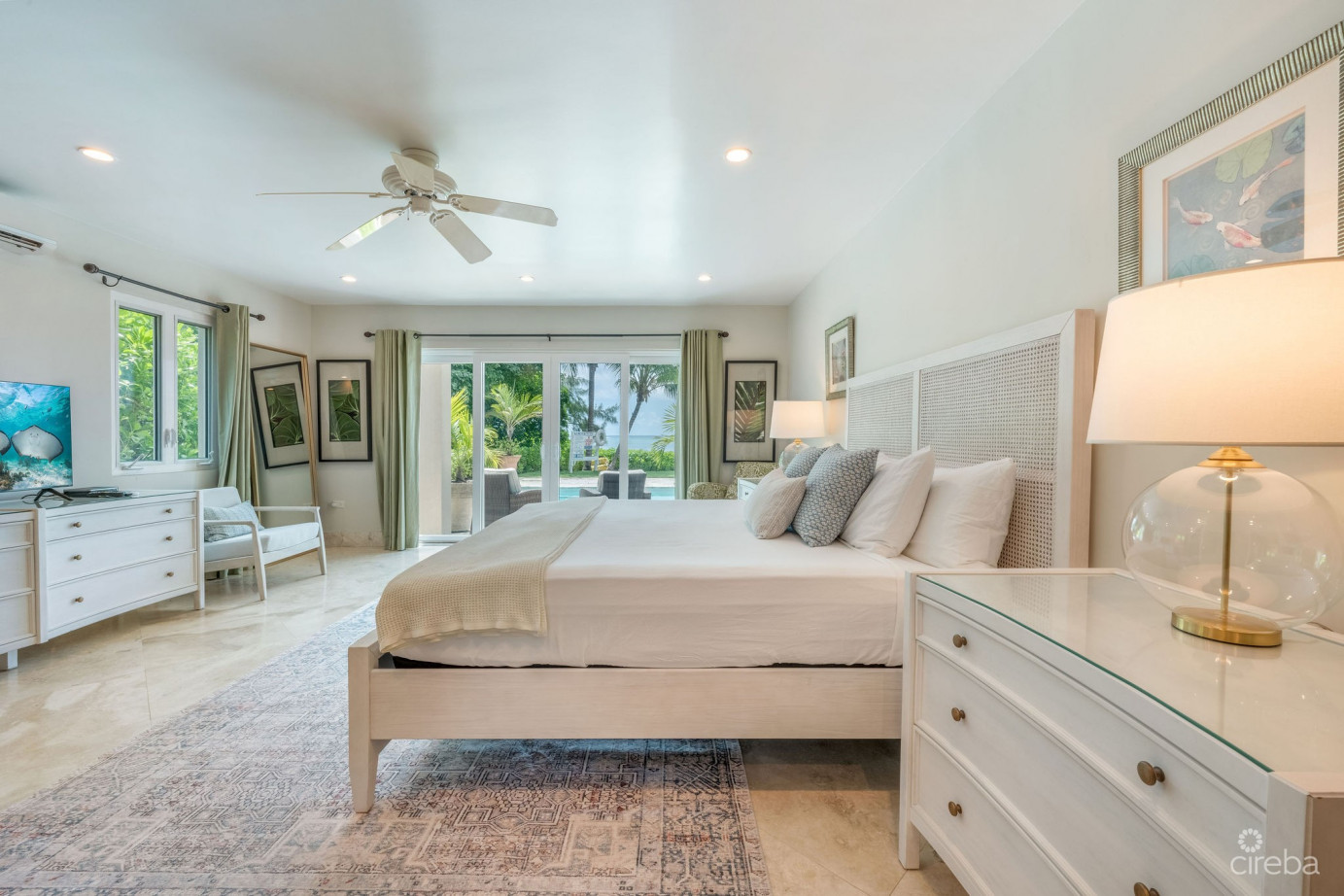 Villa Mora South Sound Beachfront