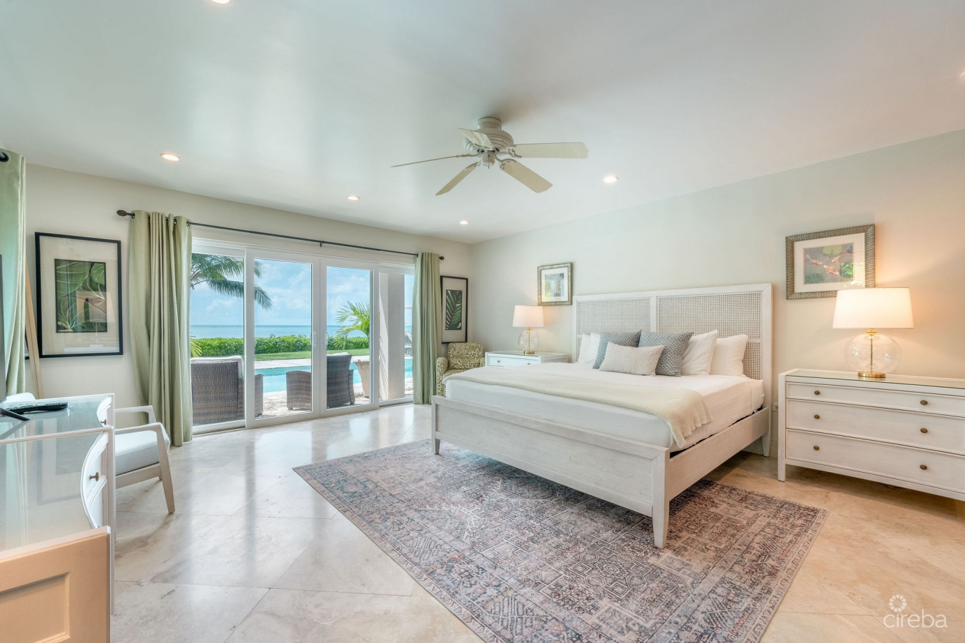 Villa Mora South Sound Beachfront