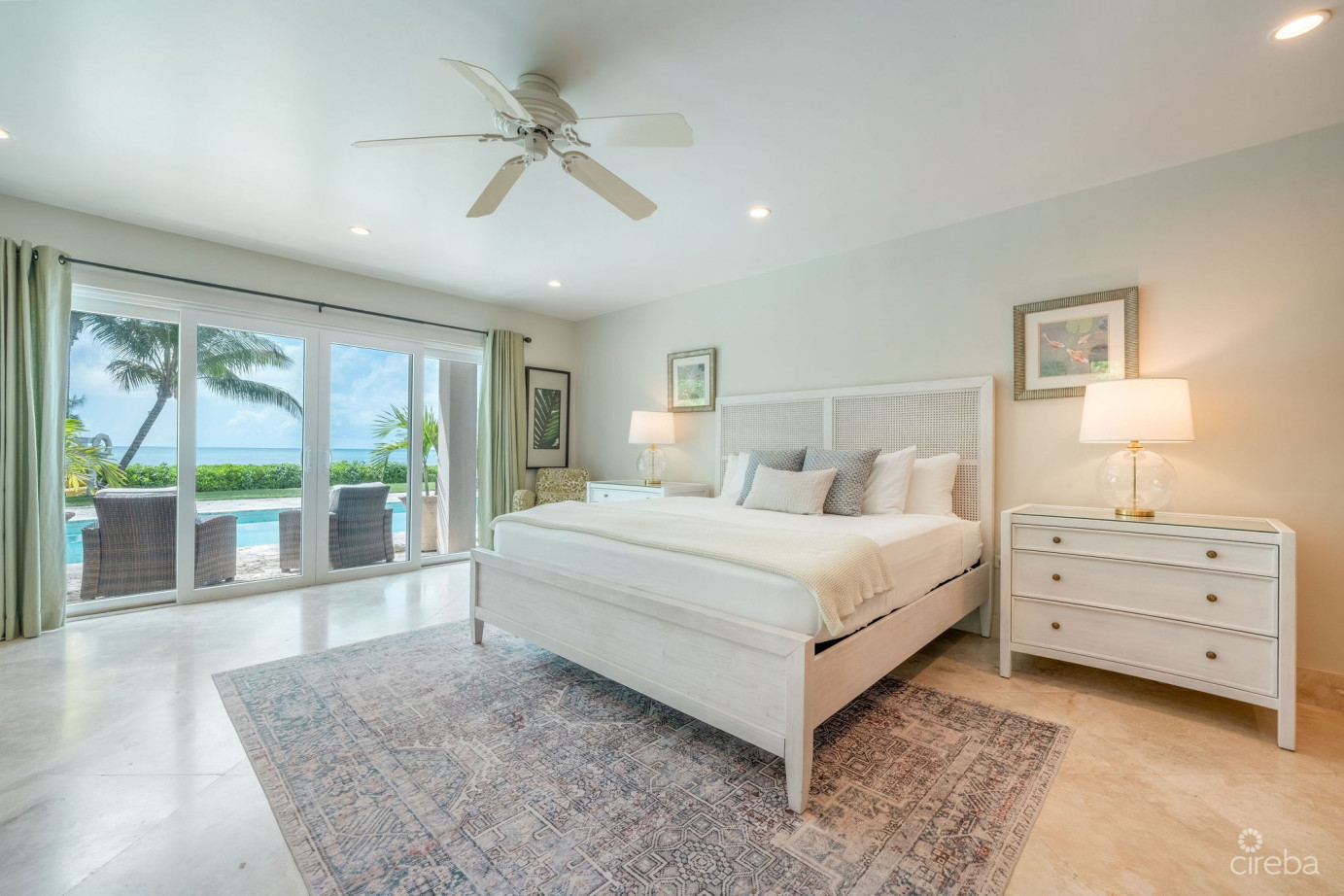 Villa Mora South Sound Beachfront