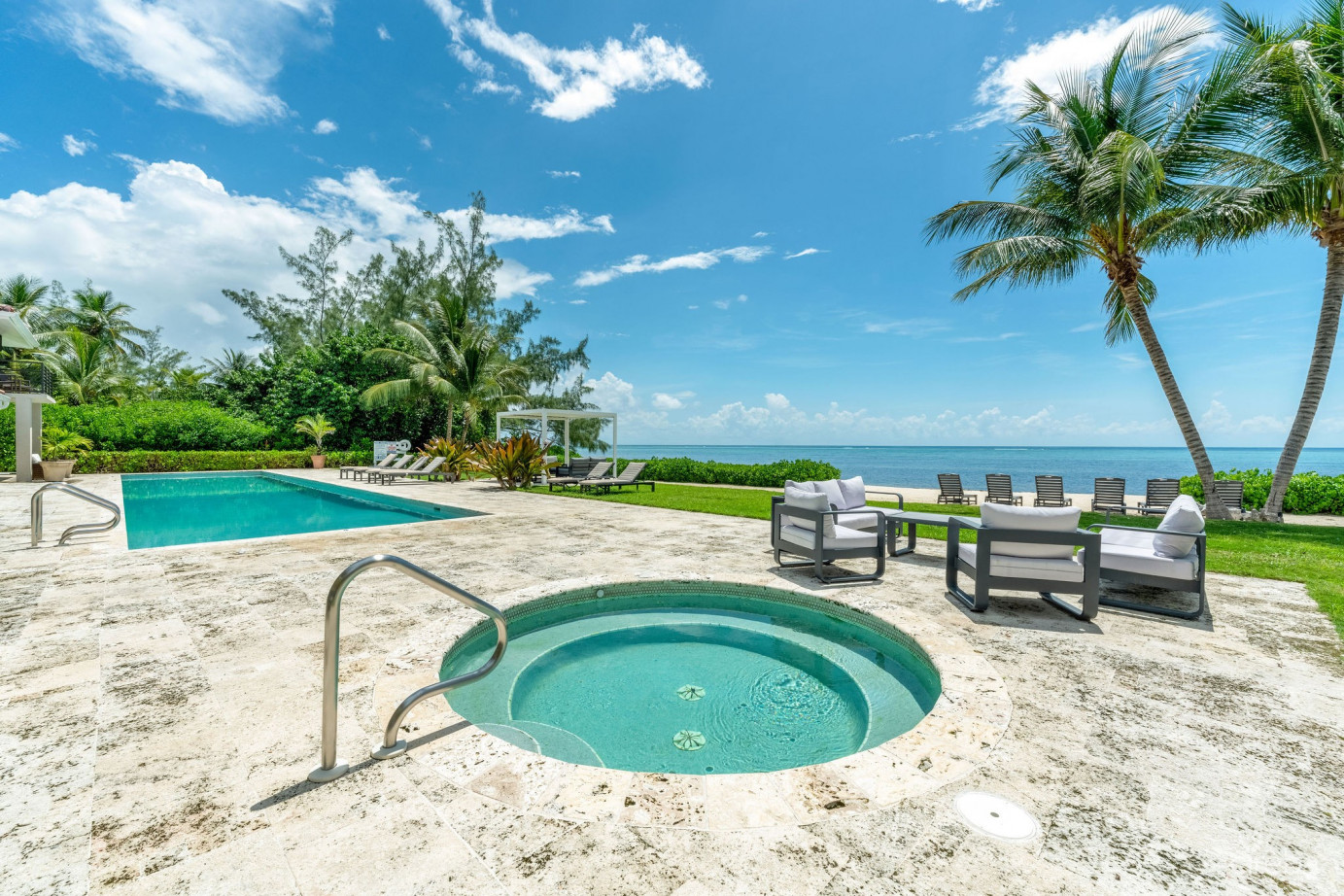 Villa Mora South Sound Beachfront