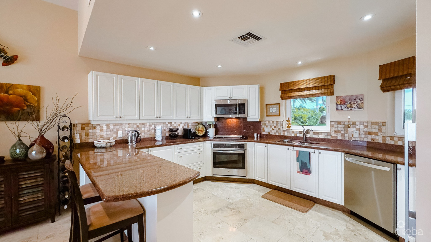 Raleigh Harbour  Penthouse With  Dock