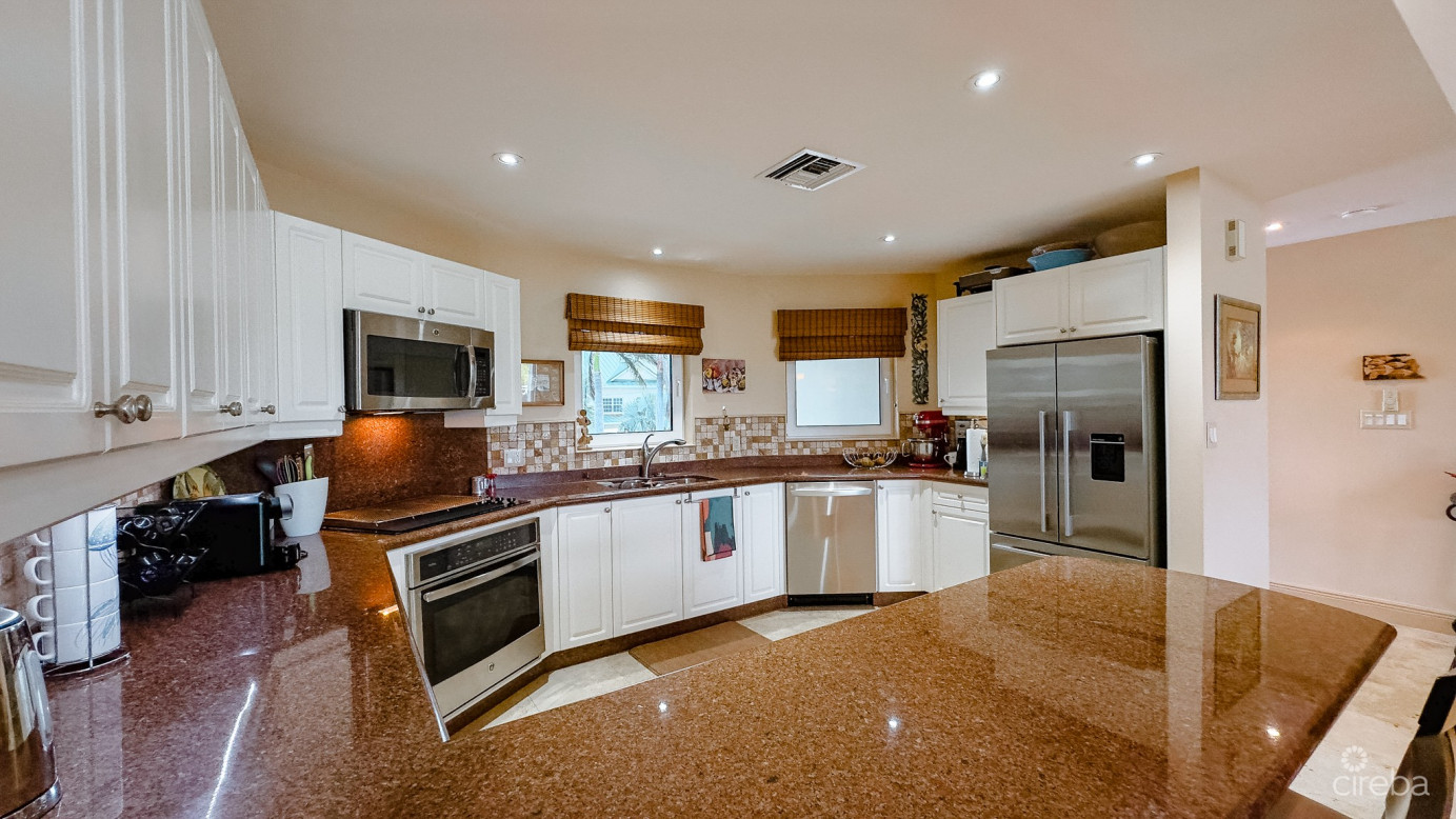 Raleigh Harbour  Penthouse With  Dock