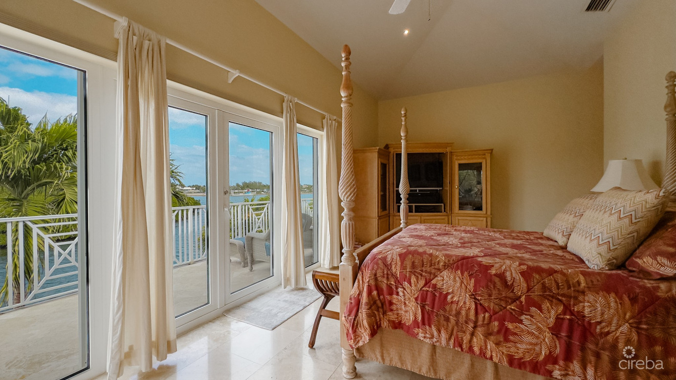 Raleigh Harbour  Penthouse With  Dock