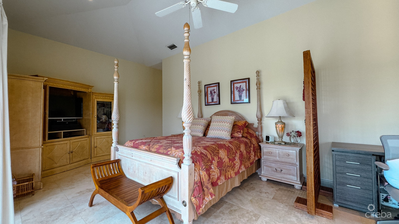 Raleigh Harbour  Penthouse With  Dock