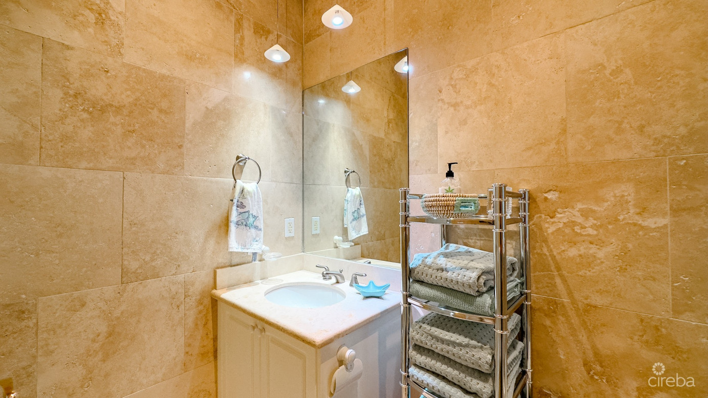 Raleigh Harbour  Penthouse With  Dock