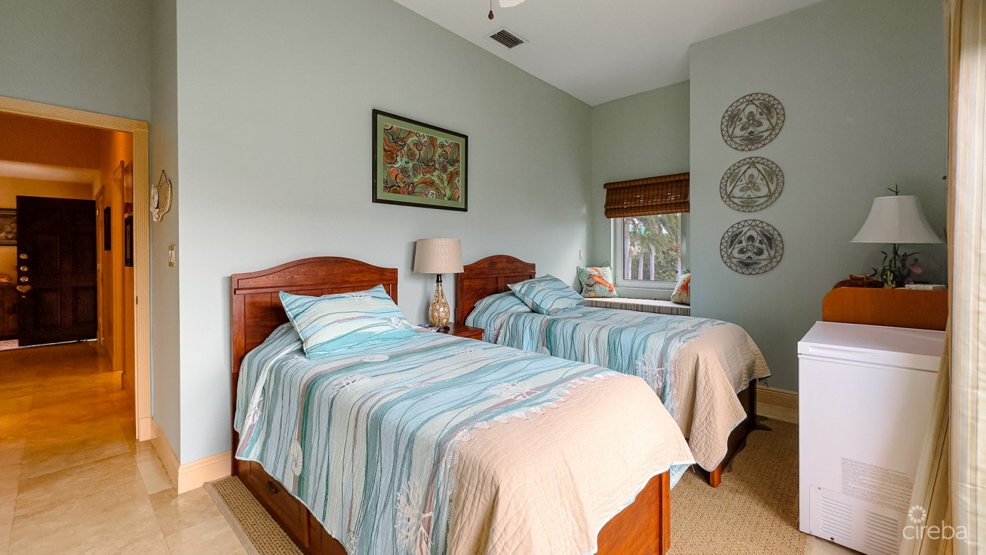 Raleigh Harbour  Penthouse With  Dock