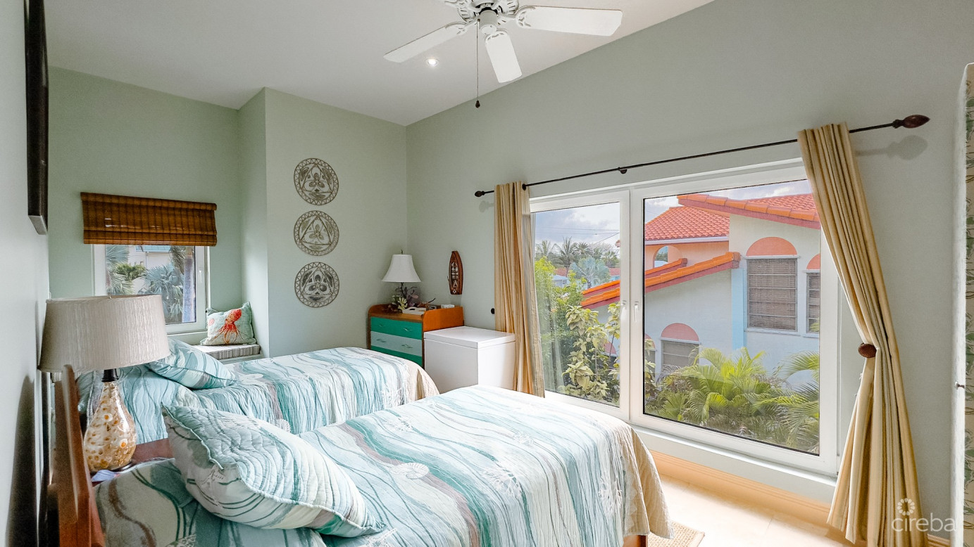 Raleigh Harbour  Penthouse With  Dock