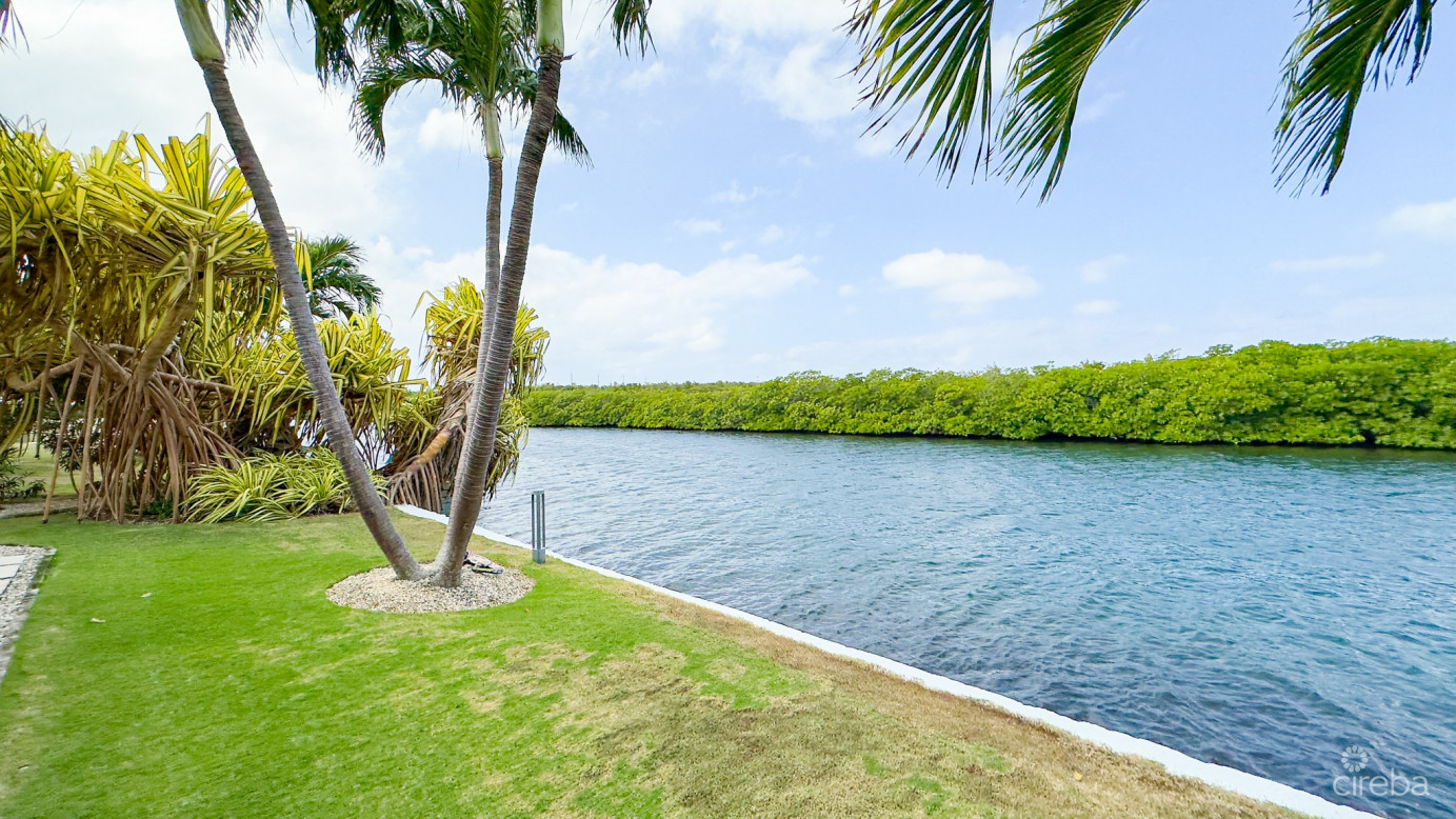 Raleigh Harbour  Penthouse With  Dock