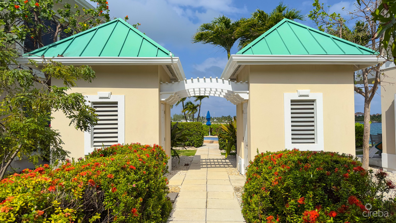 Raleigh Harbour  Penthouse With  Dock