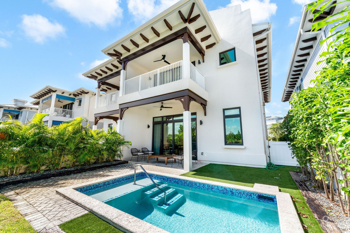 Olea 107, Seven Mile Corridor