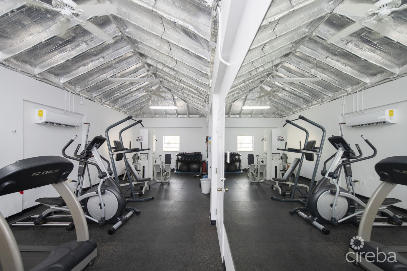 Ocean Club - Renovated 2 Bed/2.5bath Corner Unit