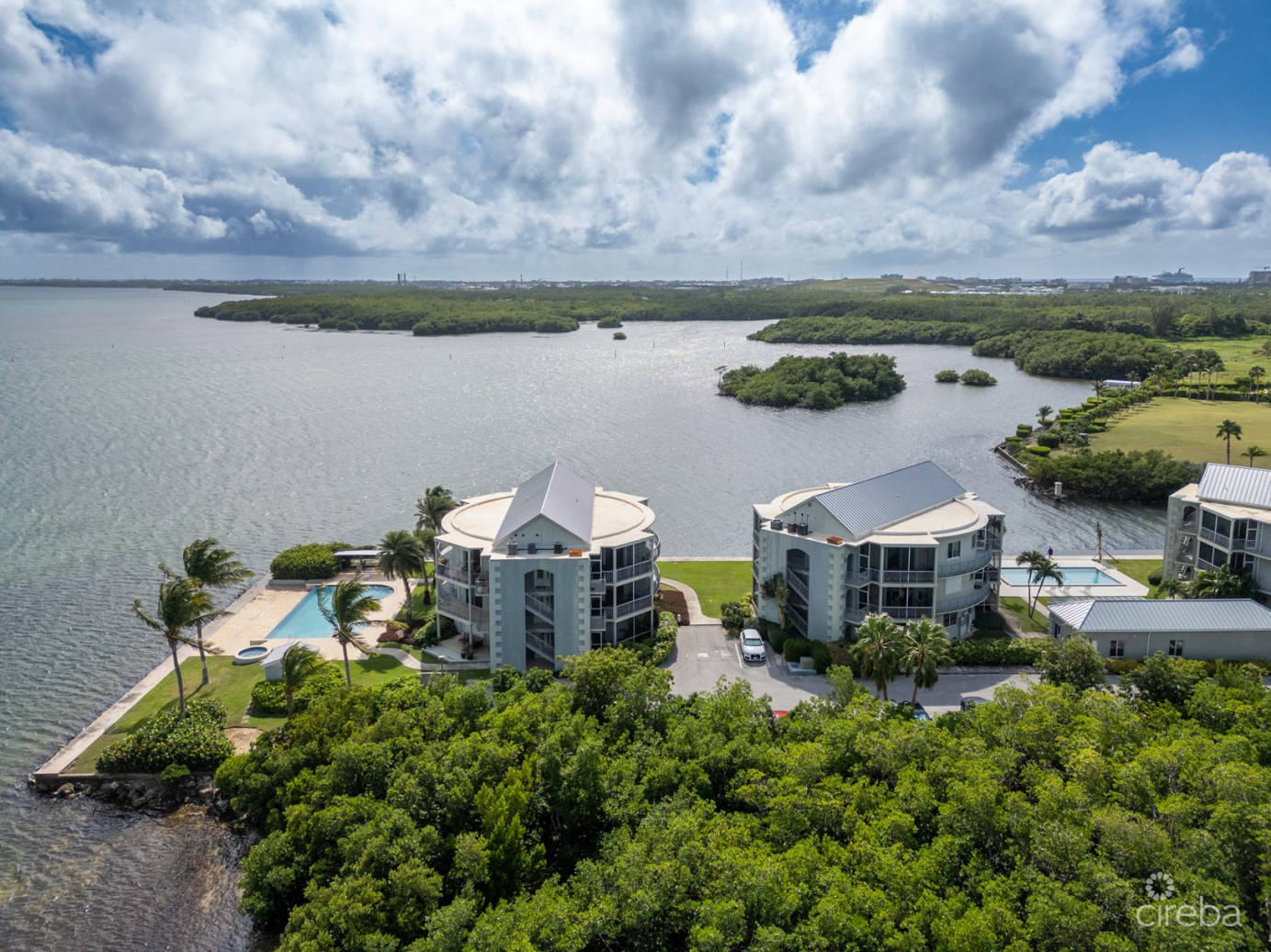Turtle Cove Oceanfront 3 Bed With Outstanding View