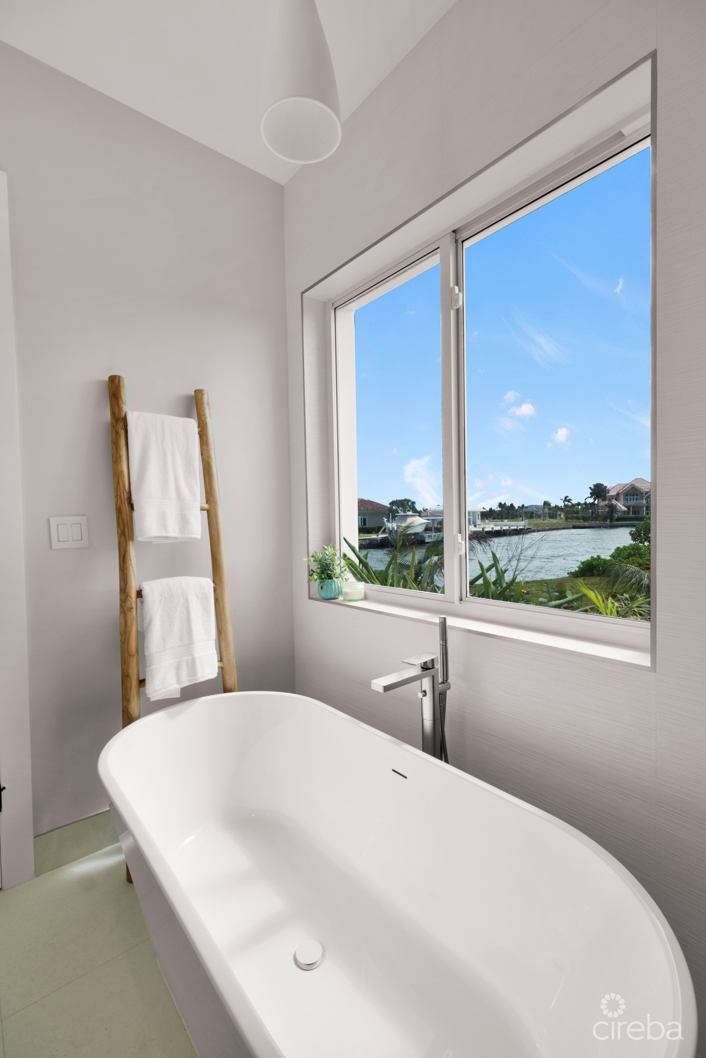 Ocean Lane  Newly Built Executive Home