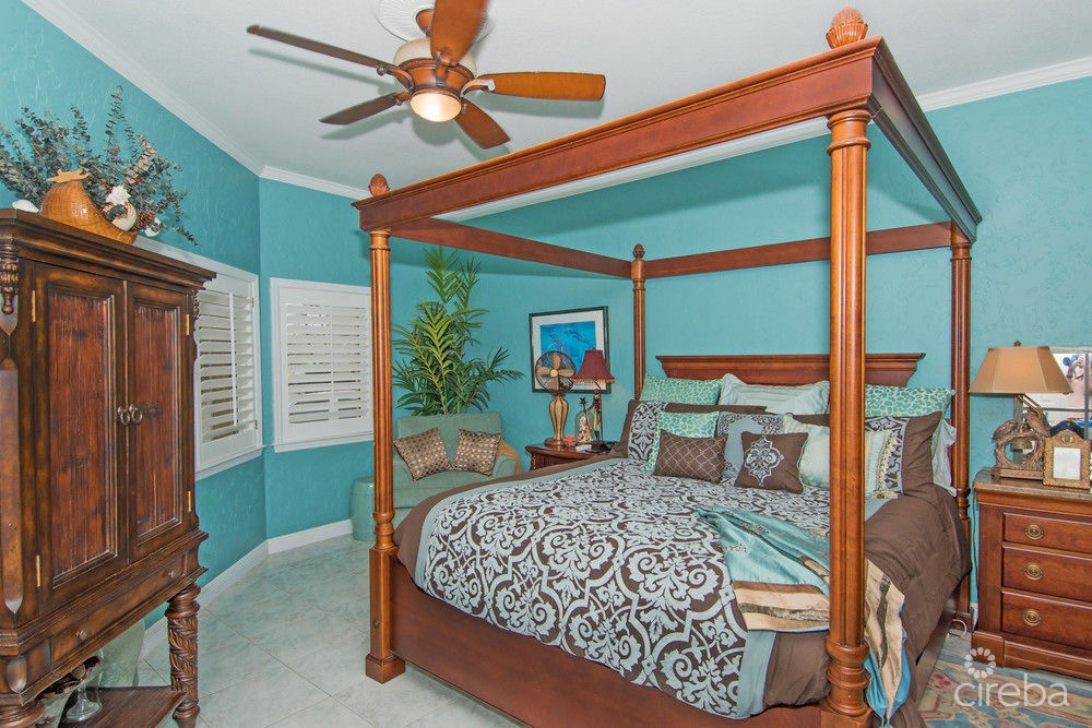 Poinsettia Ocean Front A3