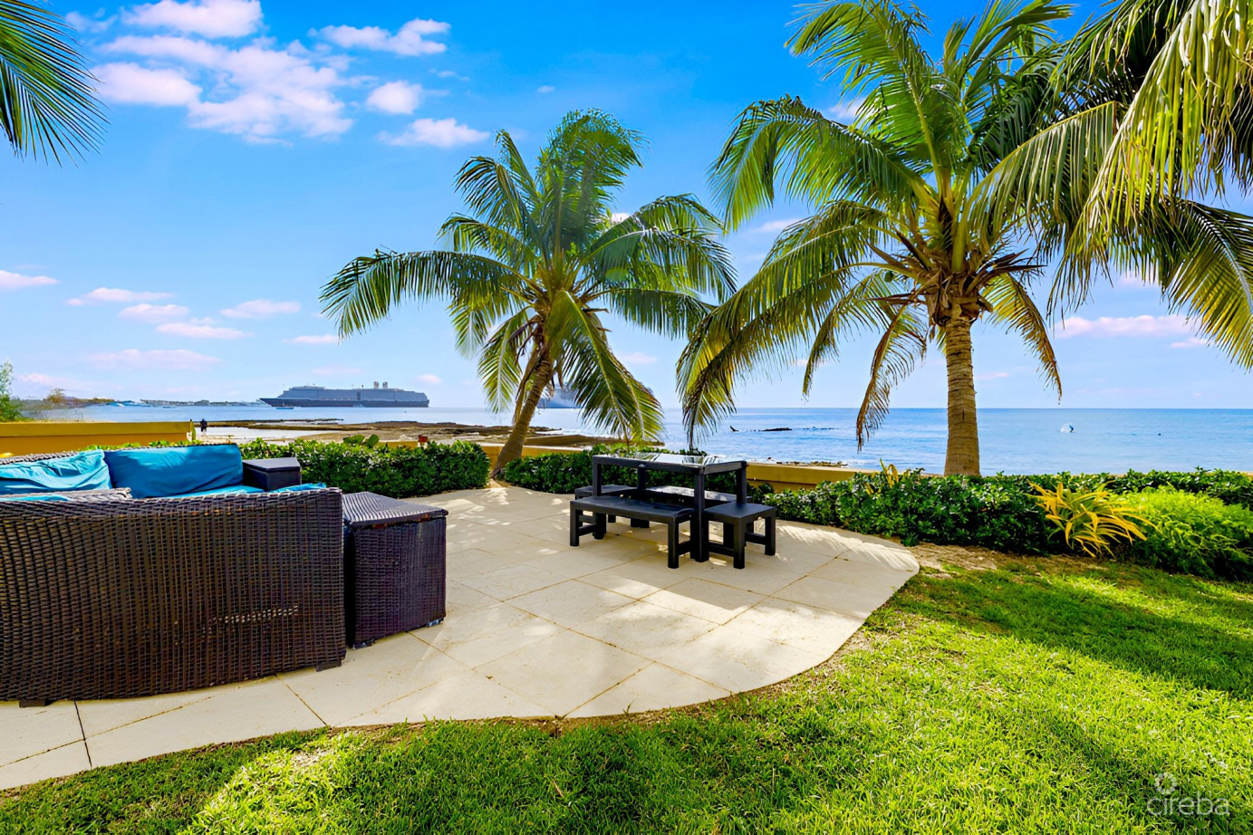 Poinsettia Ocean Front A3