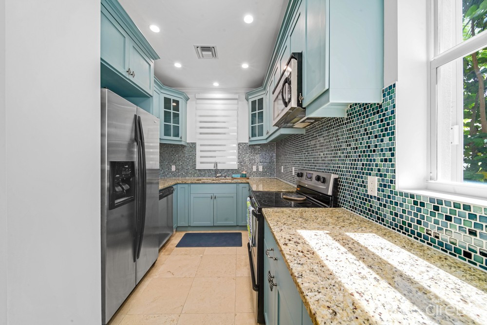 Kisha 105  2bdrm Waterfront Walkout  -coastal Chic Corner Unit