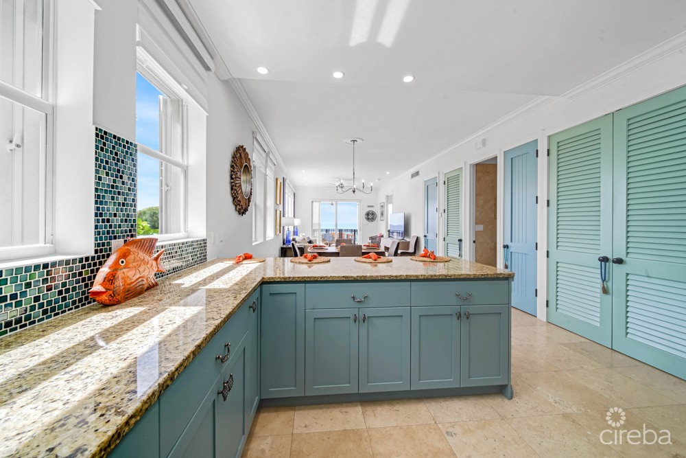 Kisha 105  2bdrm Waterfront Walkout  -coastal Chic Corner Unit