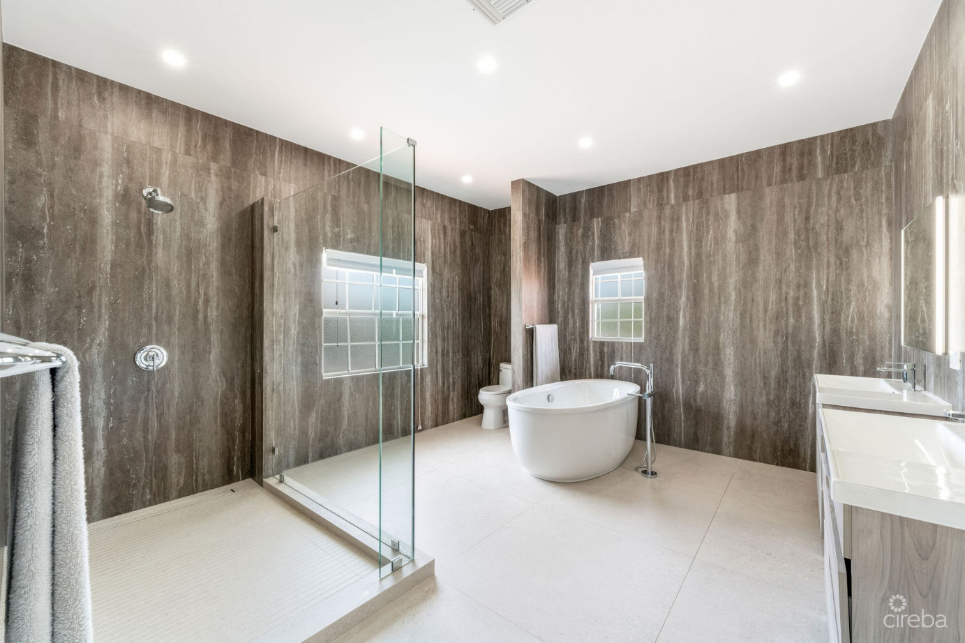 Nelson  Quay 56, Waterfront Home