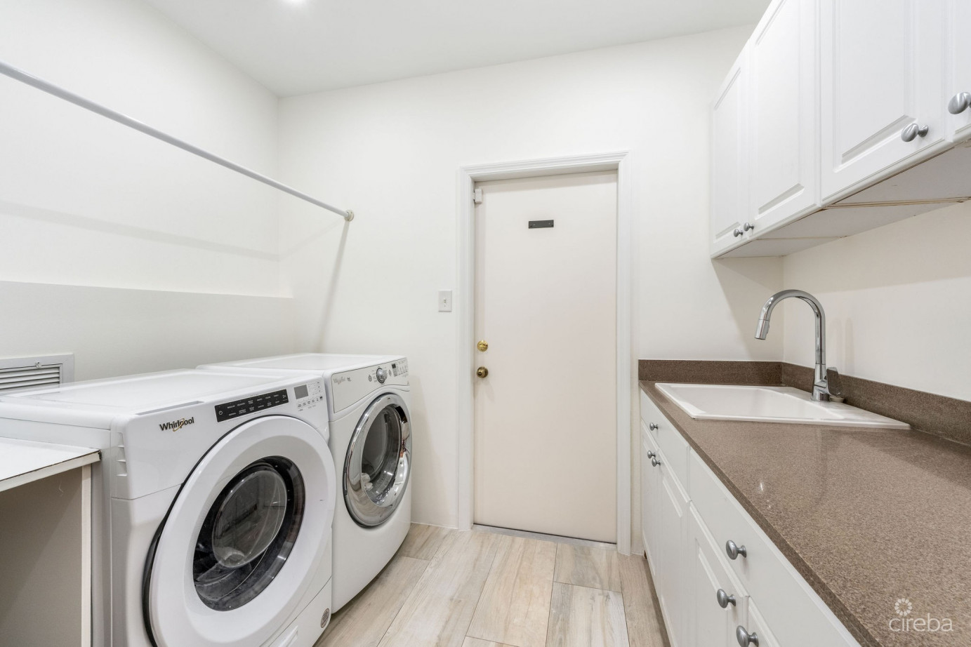 Nelson  Quay 56, Waterfront Home