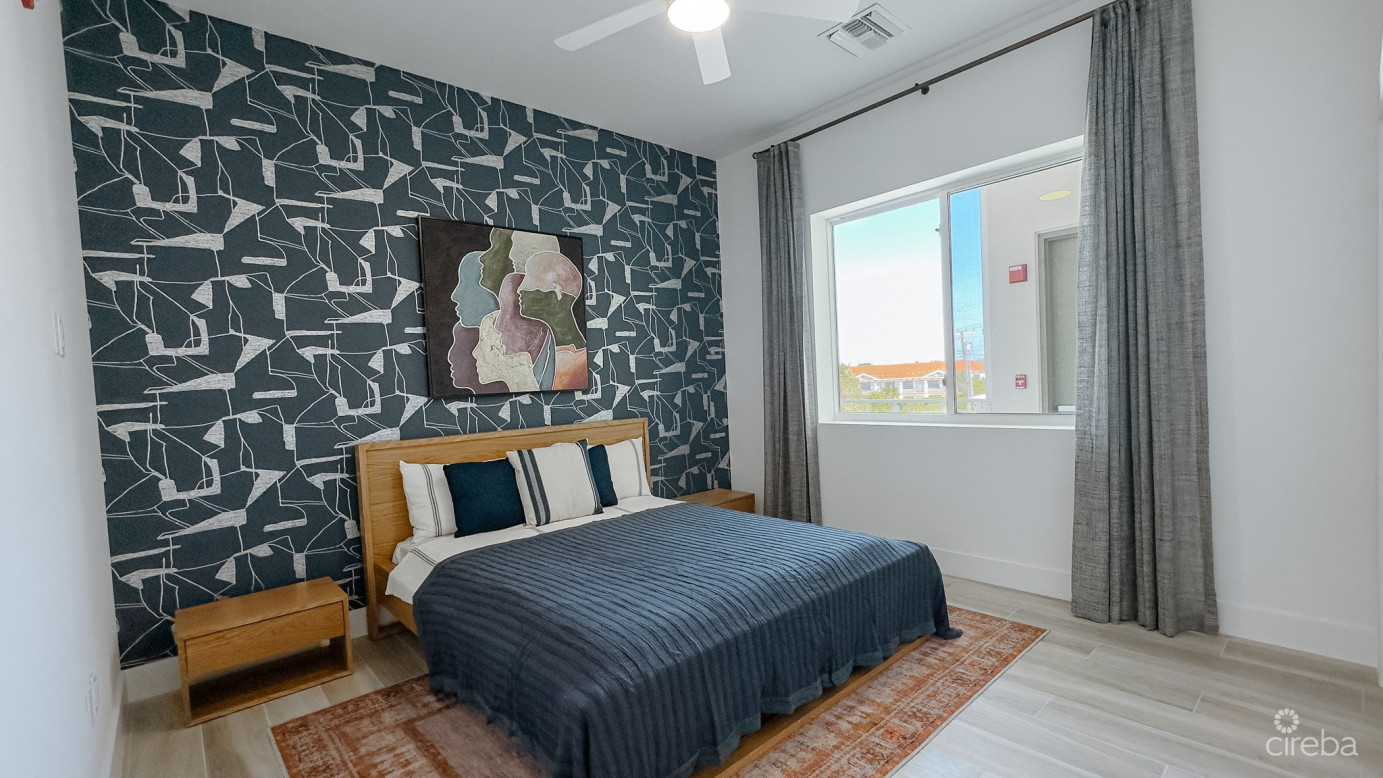 Sunset Point End Unit West Bay