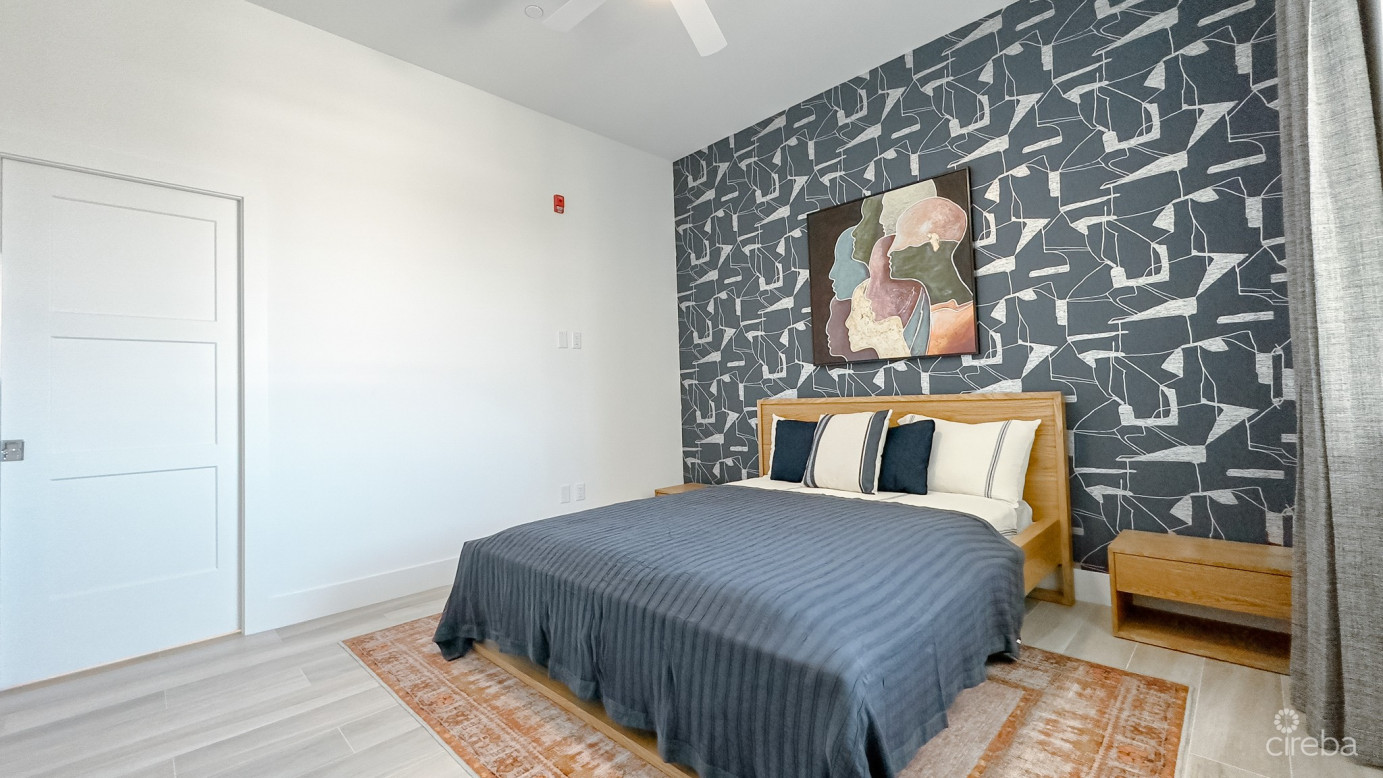 Sunset Point End Unit West Bay