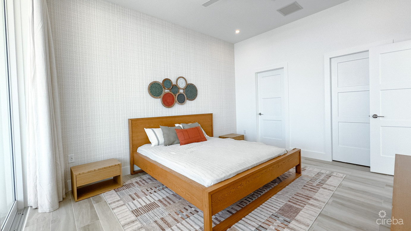 Sunset Point End Unit West Bay