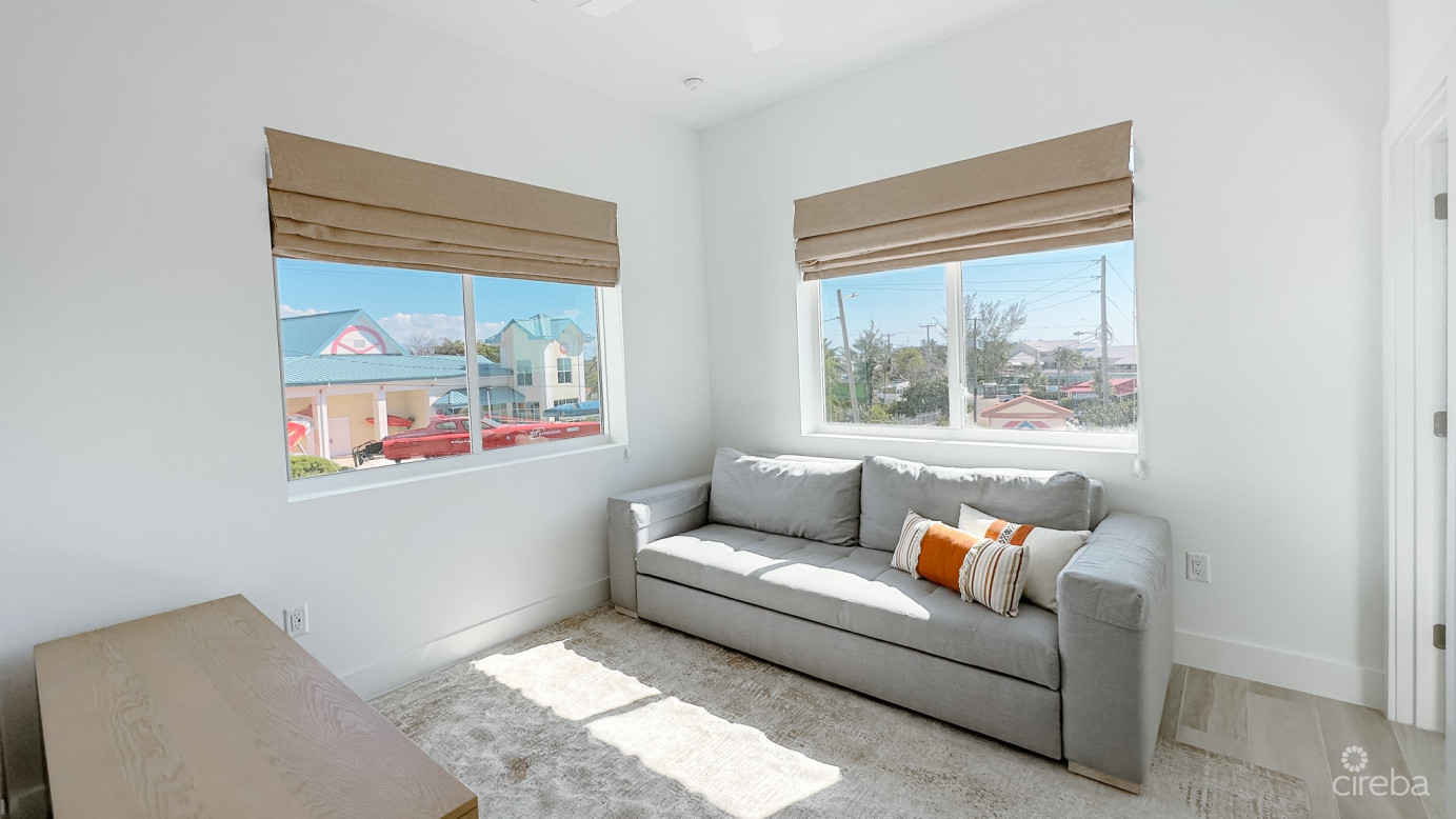 Sunset Point End Unit West Bay