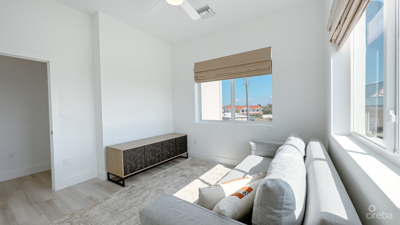 Sunset Point End Unit West Bay