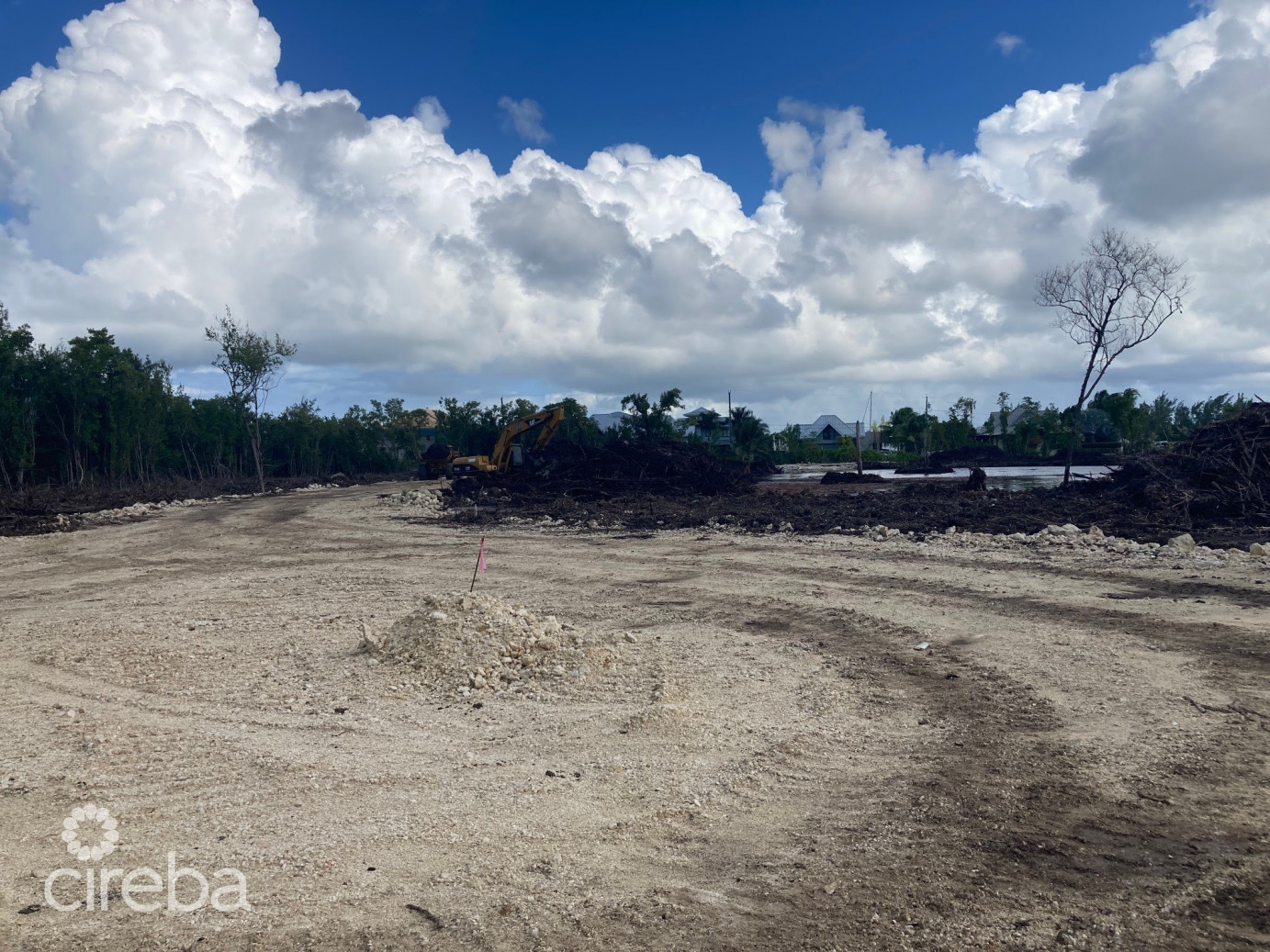 Auburn Bay, Large Canal Front Lot