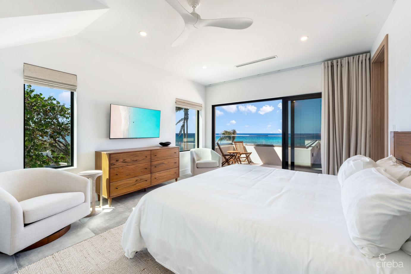 Halcyon Point - Experience  Luxury Firsthand