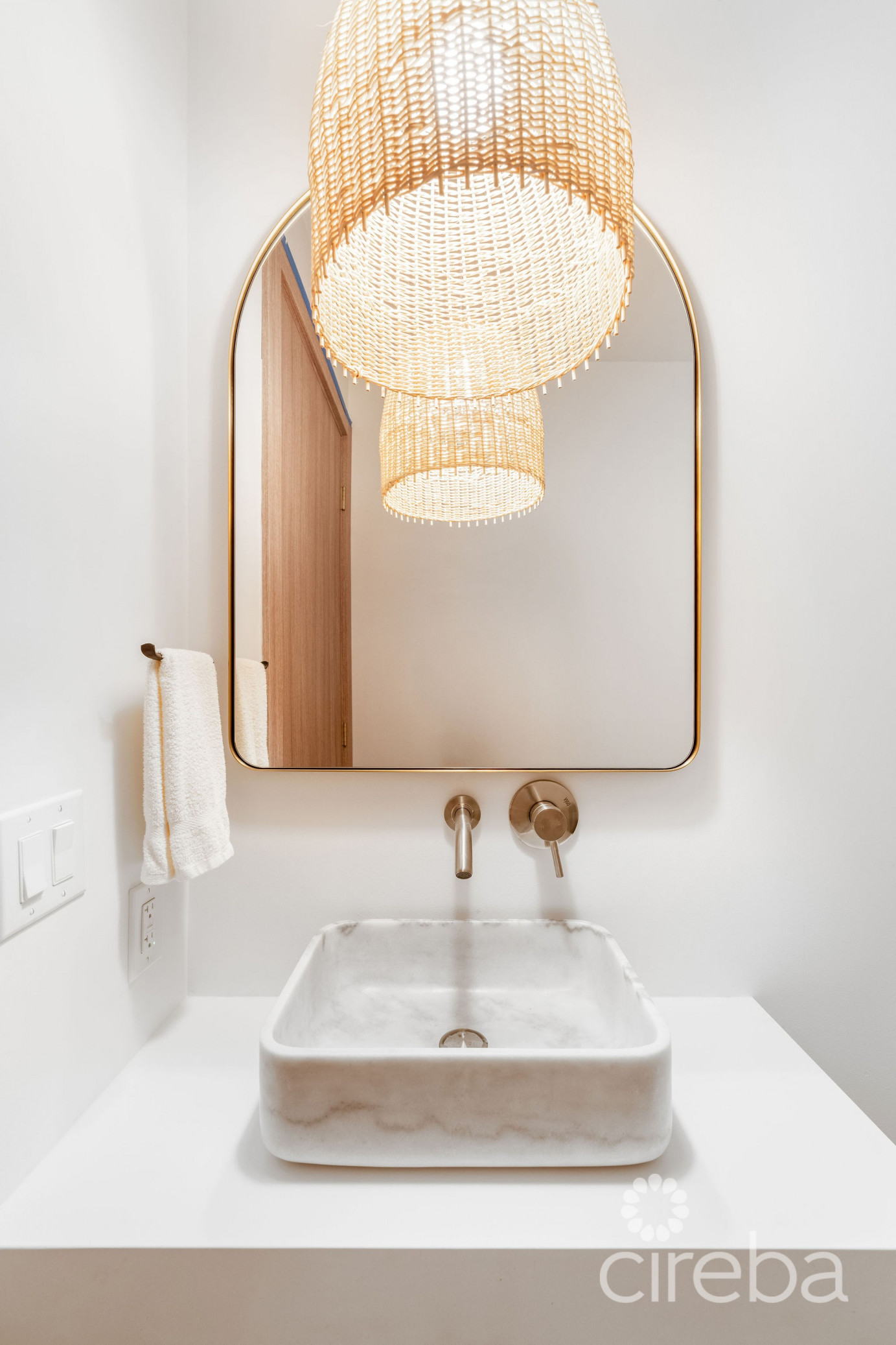 Halcyon Point - Experience  Luxury Firsthand