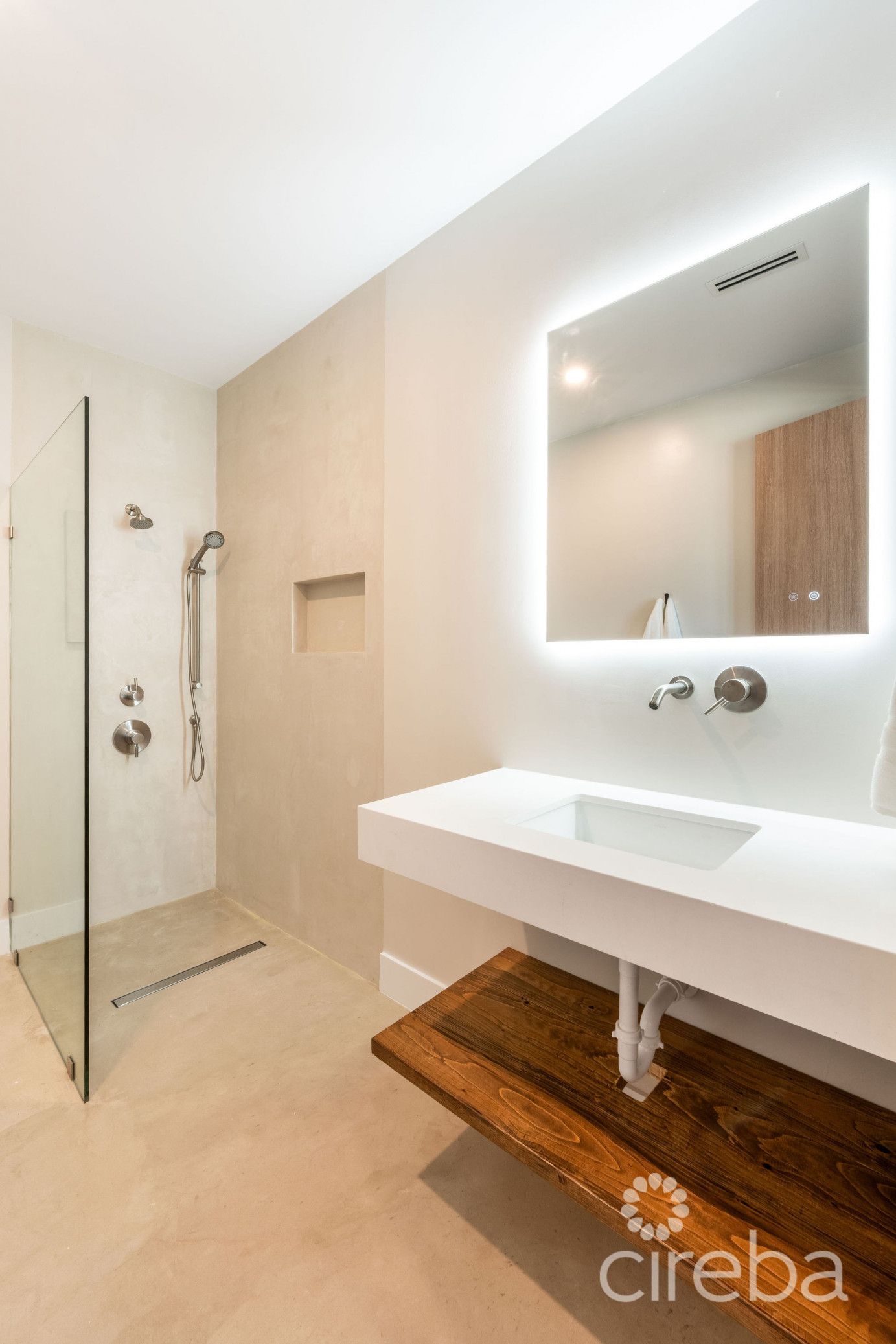 Halcyon Point - Experience  Luxury Firsthand