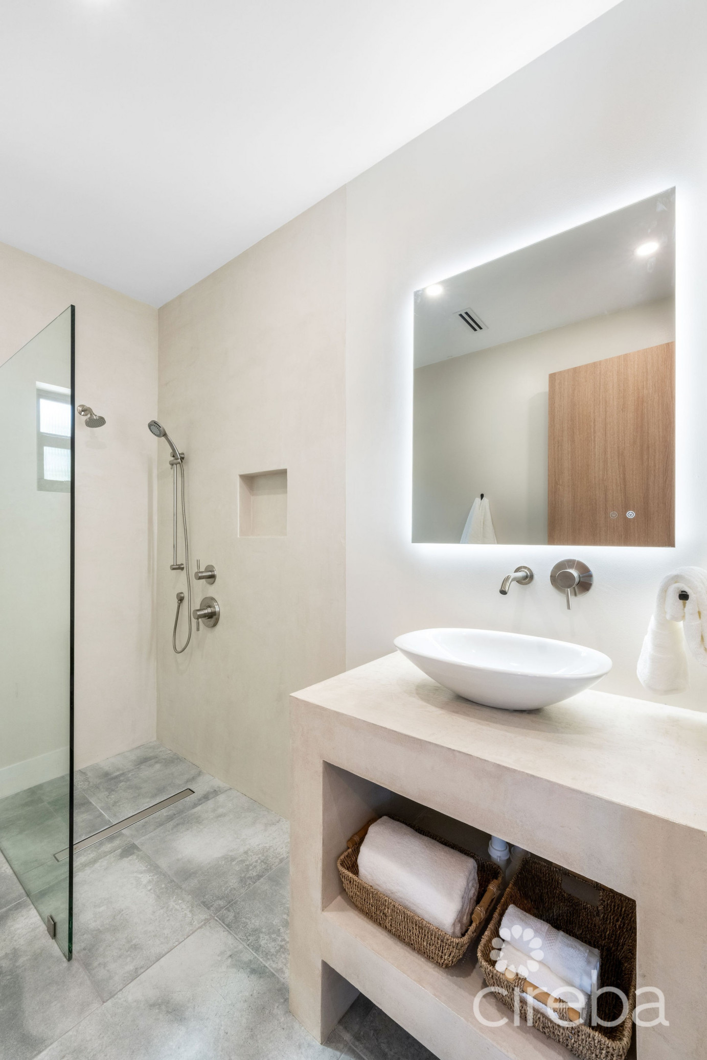 Halcyon Point - Experience  Luxury Firsthand