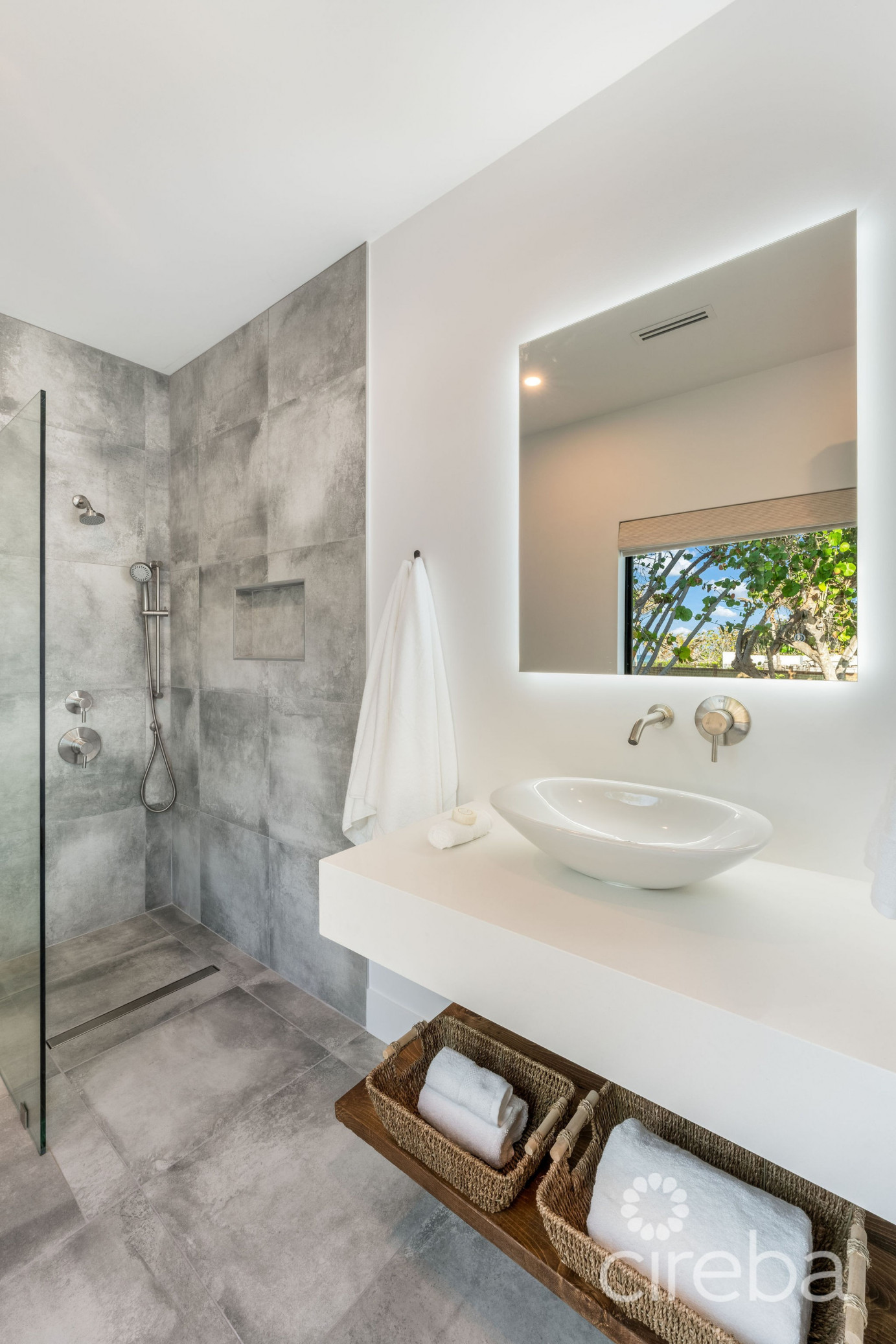 Halcyon Point - Experience  Luxury Firsthand