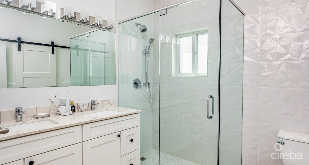 La Paidion - 3 Bed Corner Unit In Gated Community