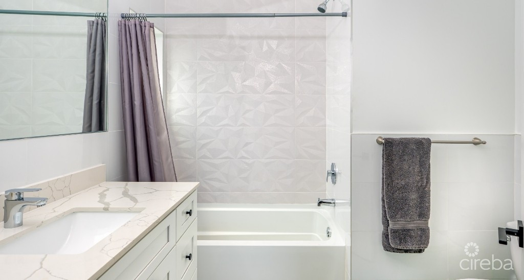 La Paidion - 3 Bed Corner Unit In Gated Community