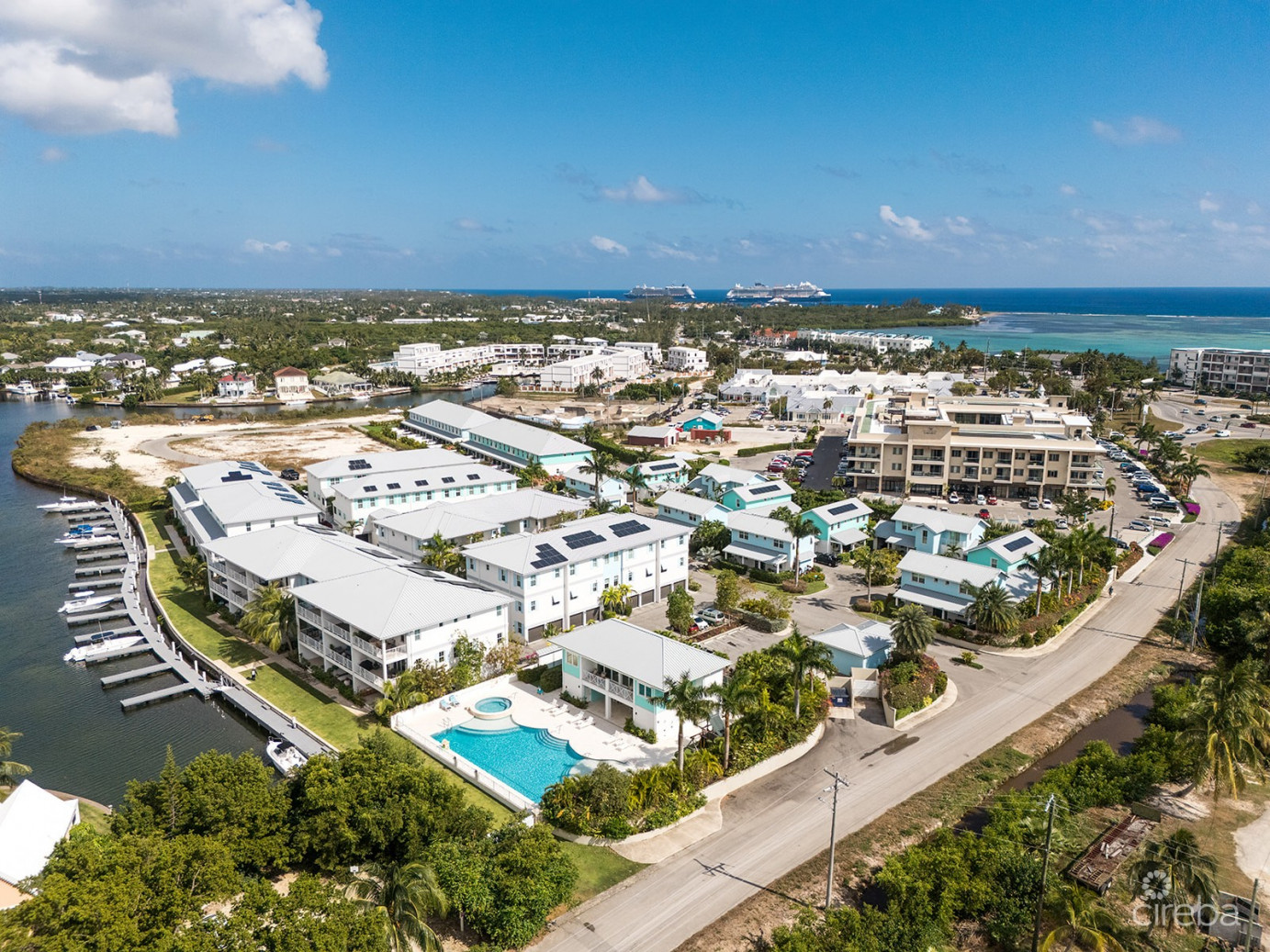 Periwinkle Canal-front 4 Bed With Dock