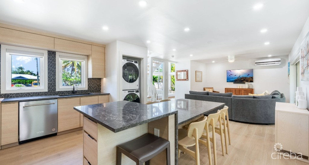 Fully Renovated Island House #9 Rum Point