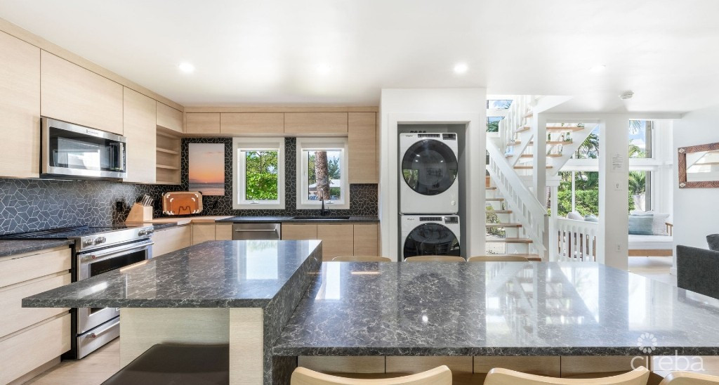 Fully Renovated Island House #9 Rum Point