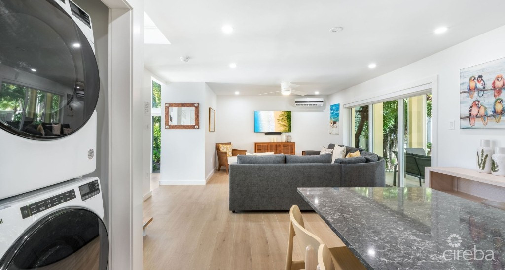 Fully Renovated Island House #9 Rum Point