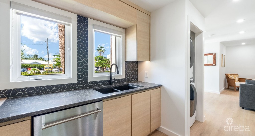 Fully Renovated Island House #9 Rum Point