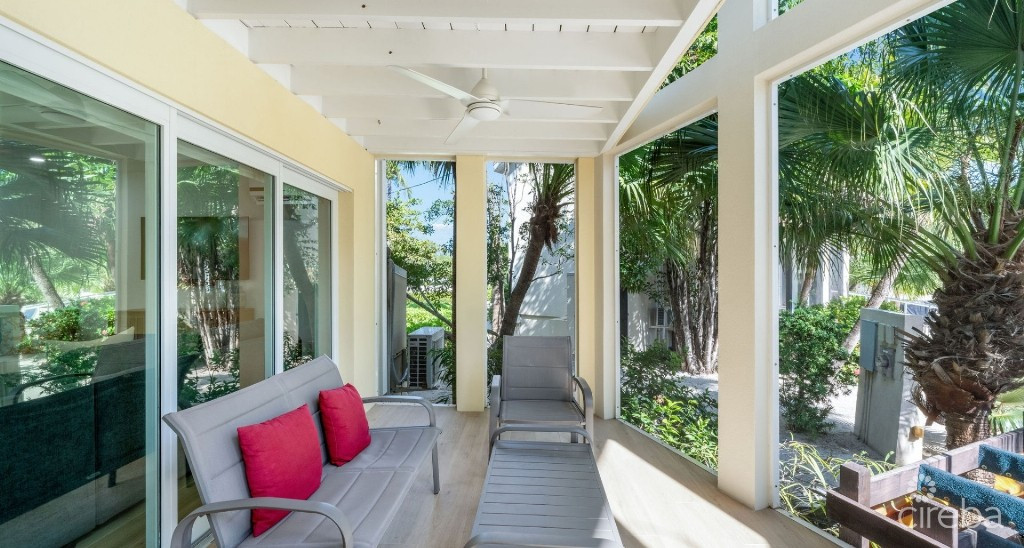 Fully Renovated Island House #9 Rum Point