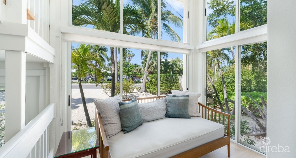 Fully Renovated Island House #9 Rum Point