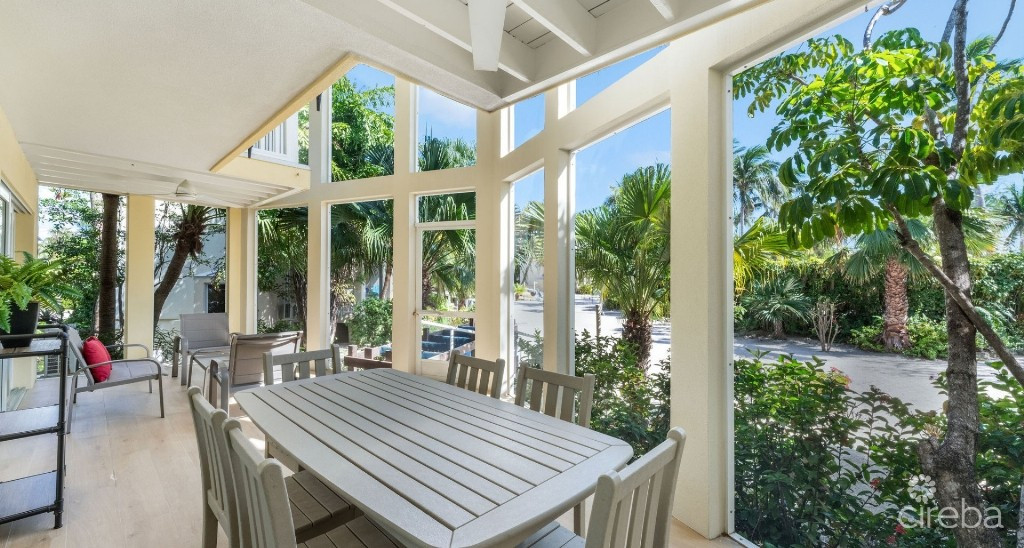 Fully Renovated Island House #9 Rum Point