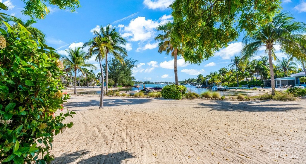 Fully Renovated Island House #9 Rum Point