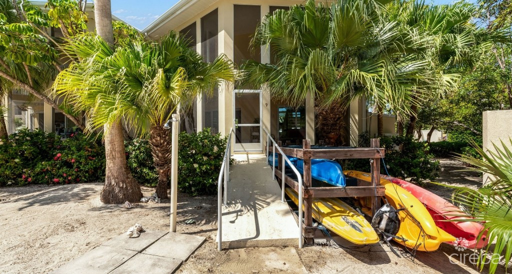 Fully Renovated Island House #9 Rum Point